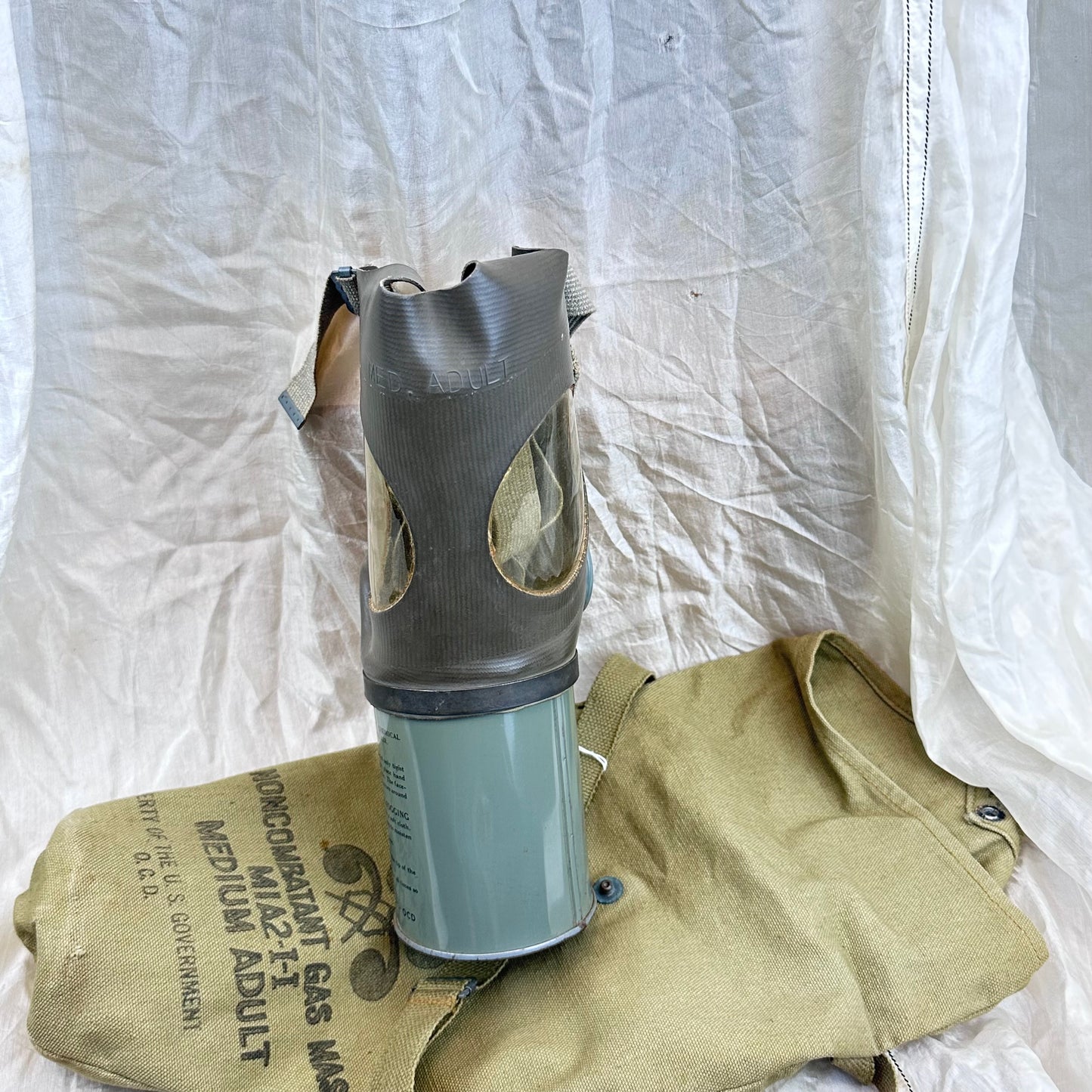 US Respirator and case