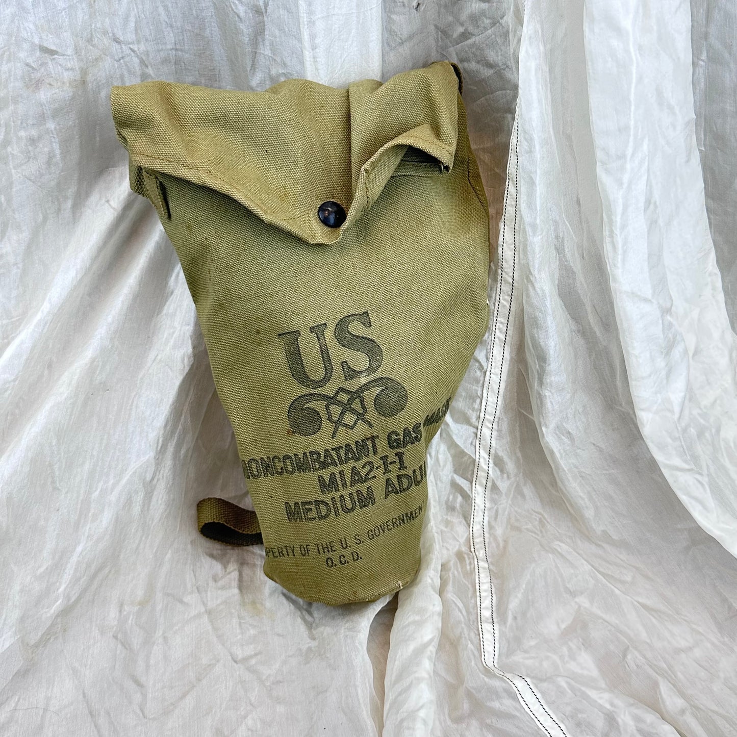 US Respirator and case